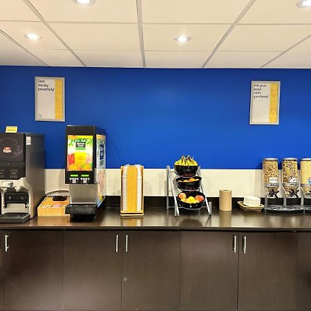 Days Inn & Suites By Wyndham North Bay Downtown Екстер'єр фото