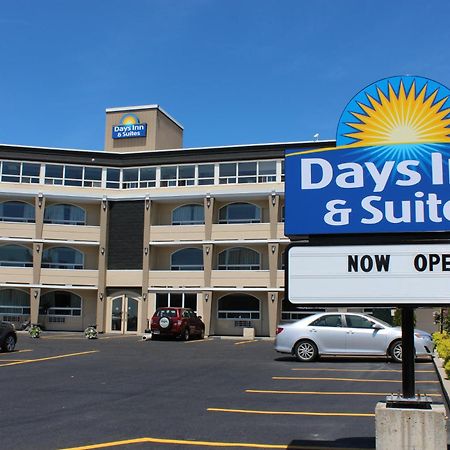 Days Inn & Suites By Wyndham North Bay Downtown Екстер'єр фото