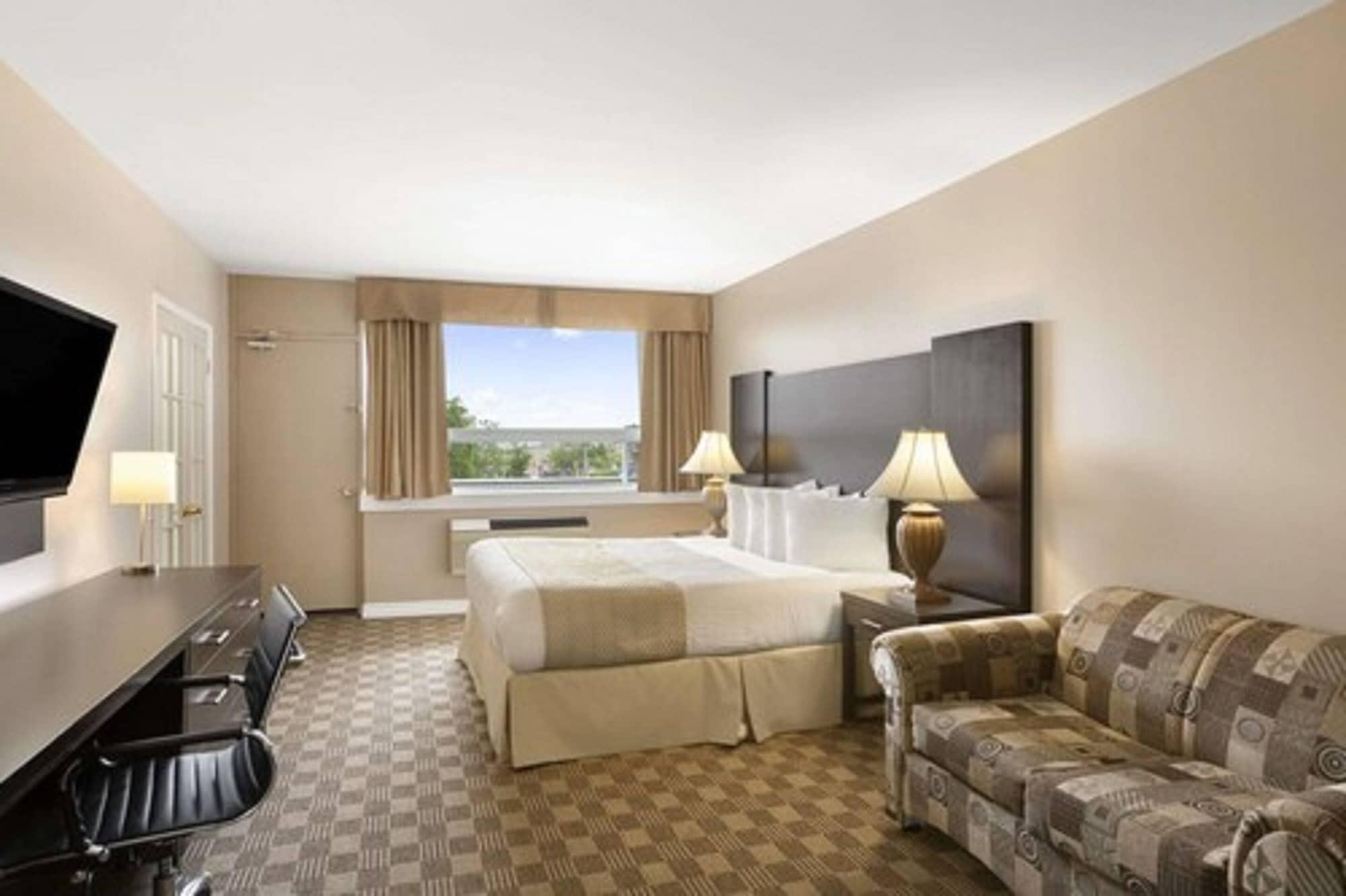 Days Inn & Suites By Wyndham North Bay Downtown Екстер'єр фото