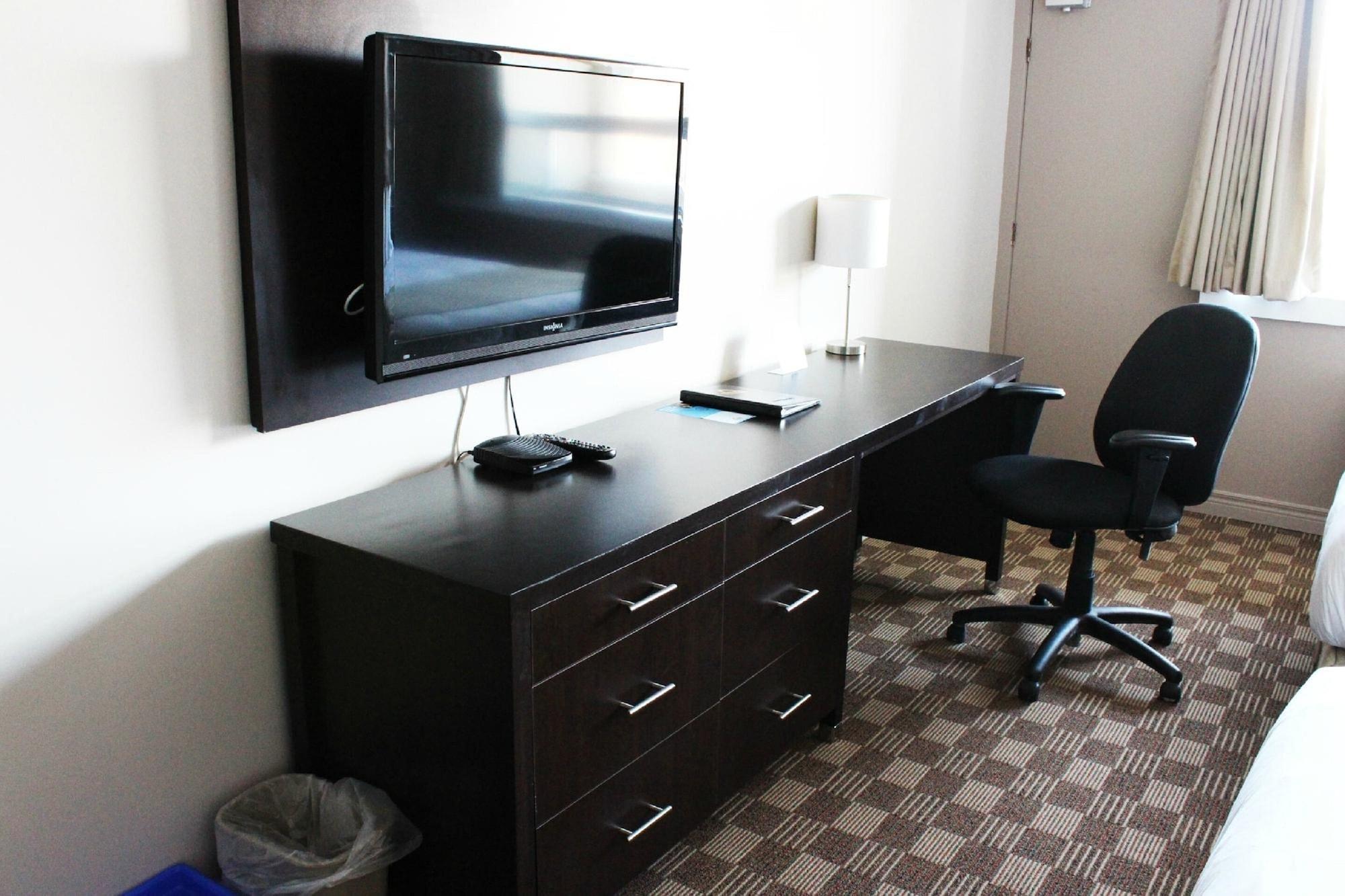 Days Inn & Suites By Wyndham North Bay Downtown Екстер'єр фото