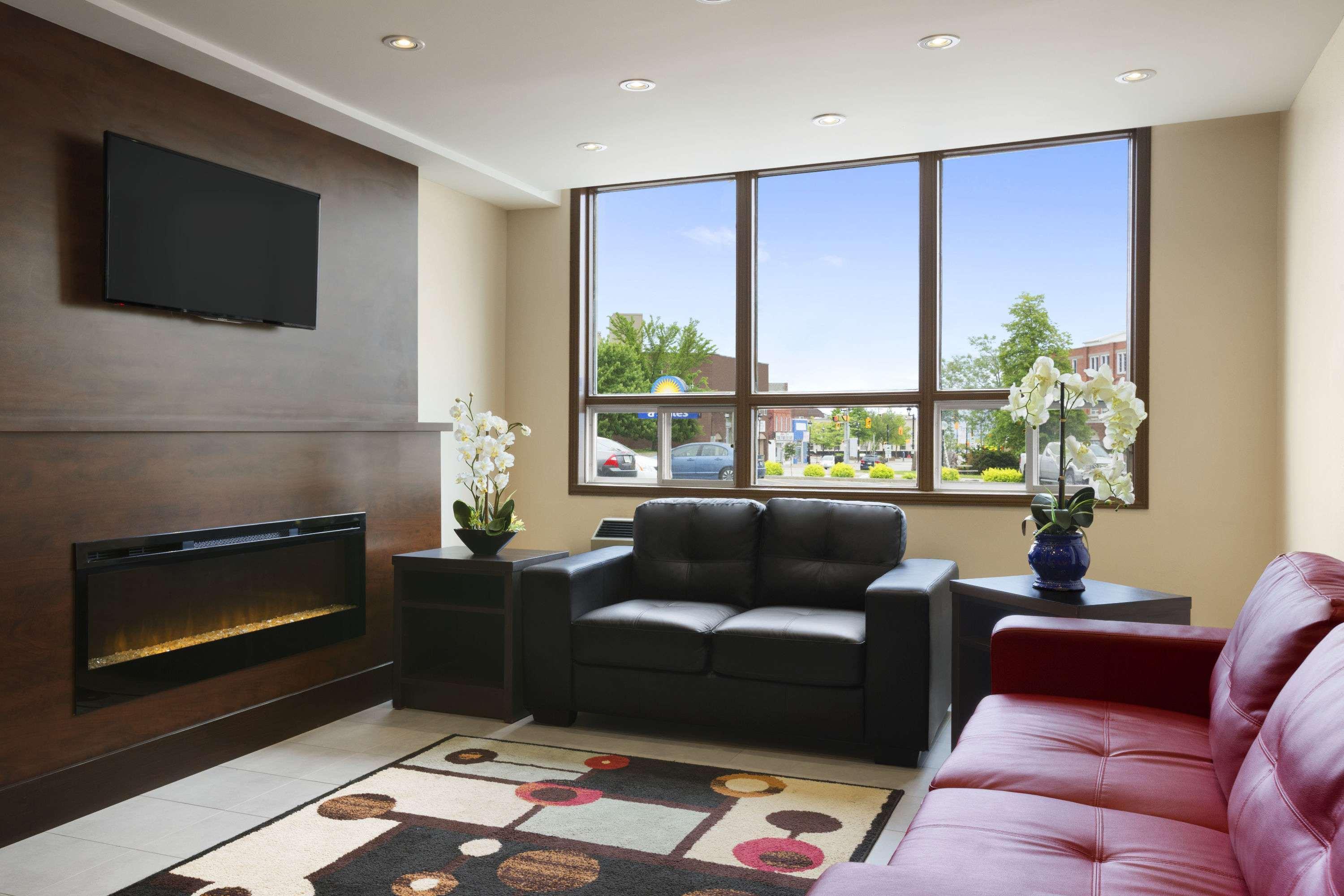 Days Inn & Suites By Wyndham North Bay Downtown Екстер'єр фото