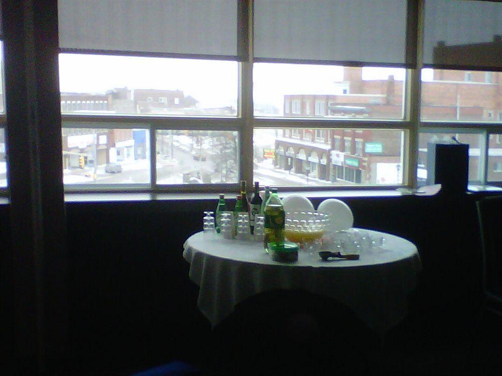 Days Inn & Suites By Wyndham North Bay Downtown Екстер'єр фото