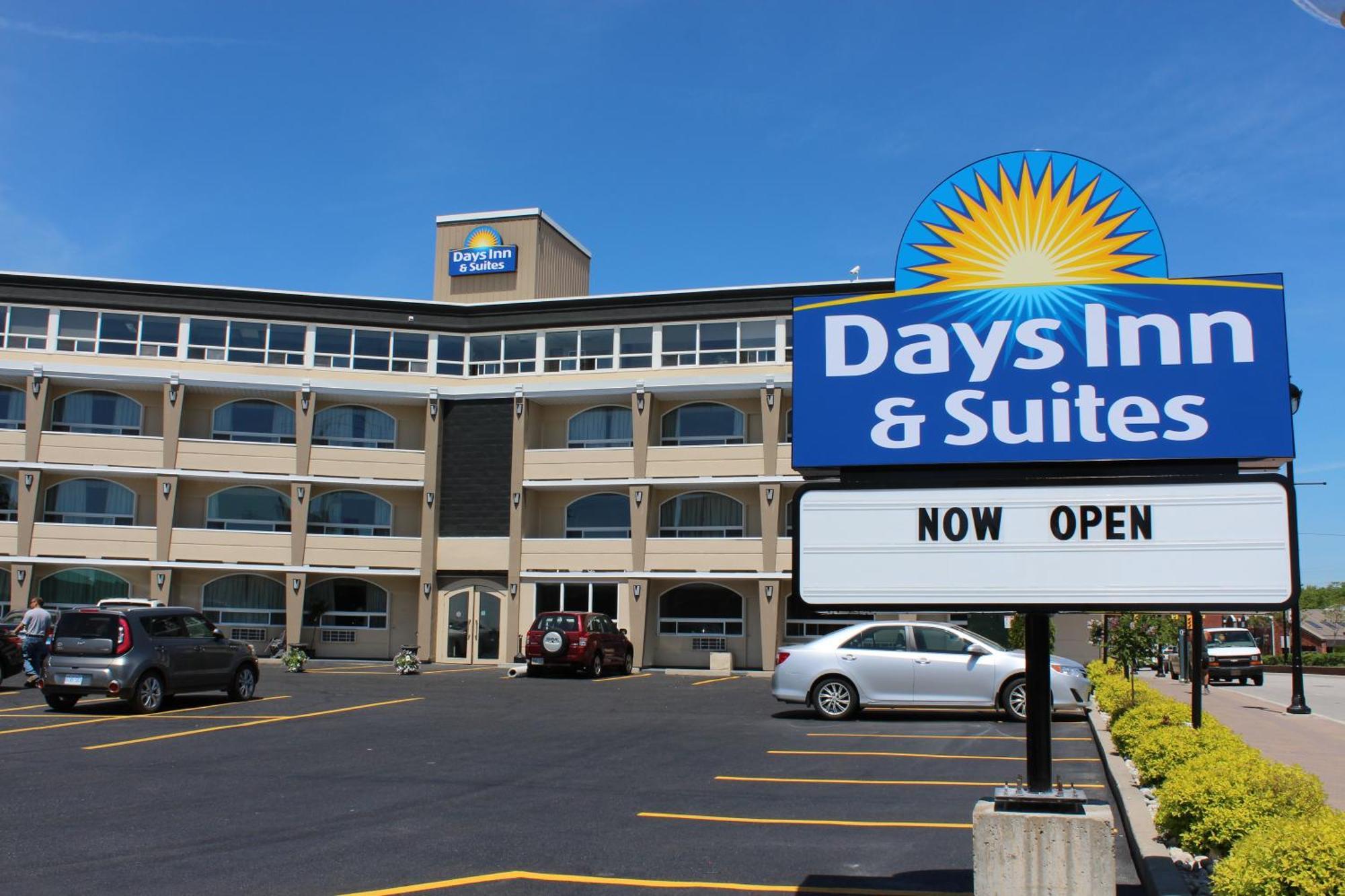 Days Inn & Suites By Wyndham North Bay Downtown Екстер'єр фото