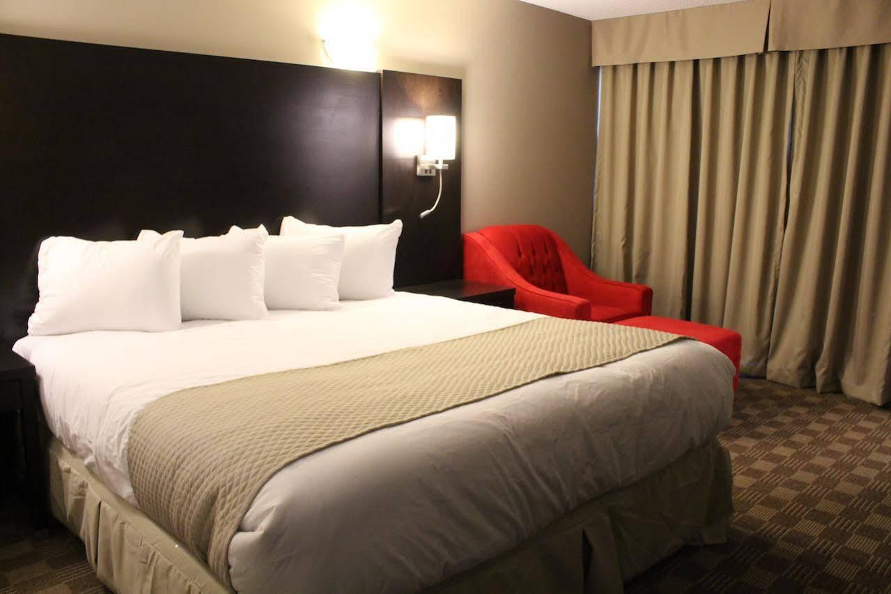 Days Inn & Suites By Wyndham North Bay Downtown Екстер'єр фото